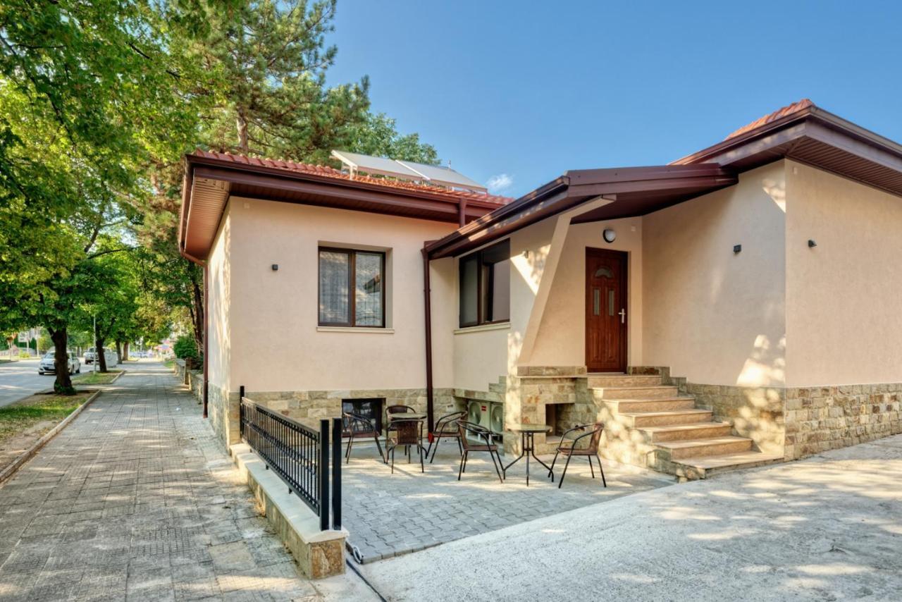 Къща За Гости Relax Хисаря Екстер'єр фото